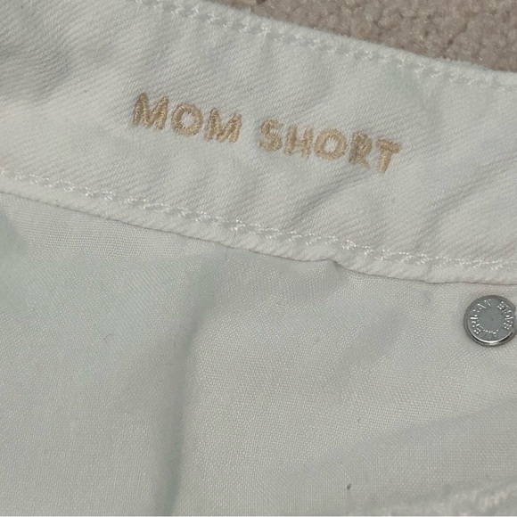 American Eagle Outfitters White Denim Mom Jeans Shorts High Waist Stretch Size 6 - Picture 8 of 9